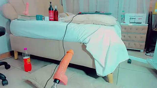 EmilyySaenz online show from 01.31.25