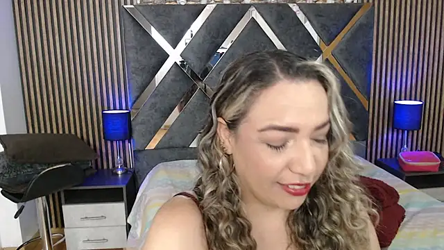 Snapshot of marie_hss chatting on 06.18.26 marie hss online show from 06.18.26