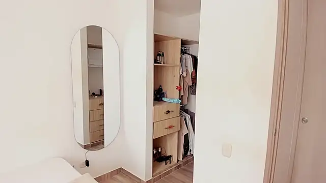 Snapshot of rose_scottt chatting on 11.11.25 rose scottt online show from 11.11.25