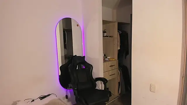 rose scottt online show from 04.18.26