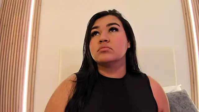 Snapshot of DojaAissha chatting on 01.06.26 DojaAissha online show from 01.06.26