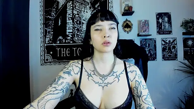 Demongirl6666 online show from 10.22.25