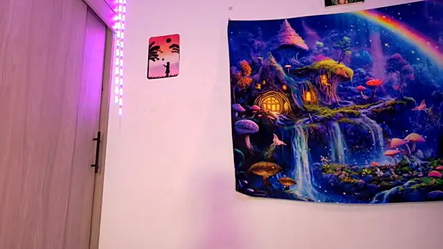 Snapshot of CatrinaRossi chatting on 11.07.25 CatrinaRossi online show from 11.07.25