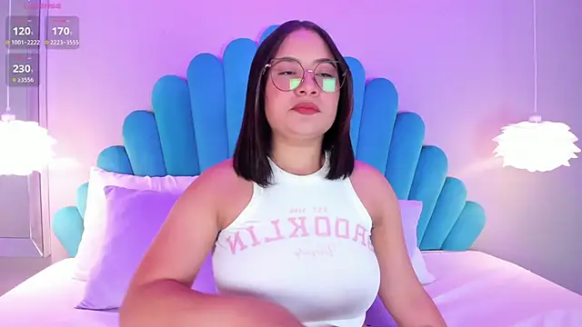 Snapshot of HannaKarson chatting on 02.19.25 HannaKarson online show from 02.19.25