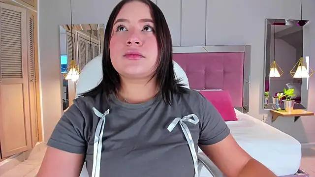 Snapshot of HannaKarson chatting on 09.27.25 HannaKarson online show from 09.27.25