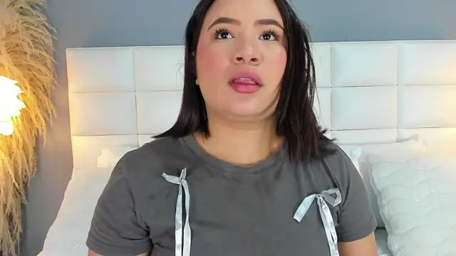 Snapshot of HannaKarson chatting on 11.04.25 HannaKarson online show from 11.04.25