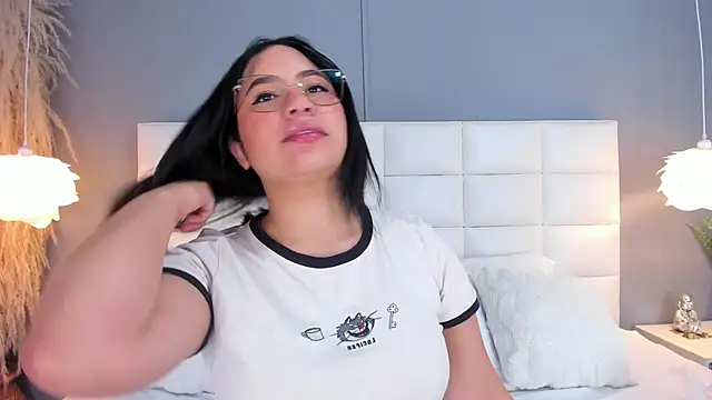 Snapshot of HannaKarson chatting on 02.07.26 HannaKarson online show from 02.07.26