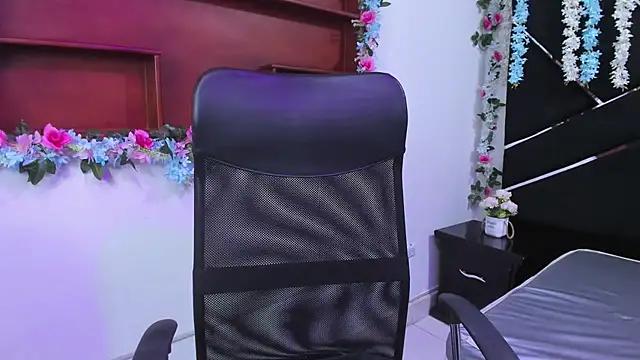 MariaClay online show from 11.26.25