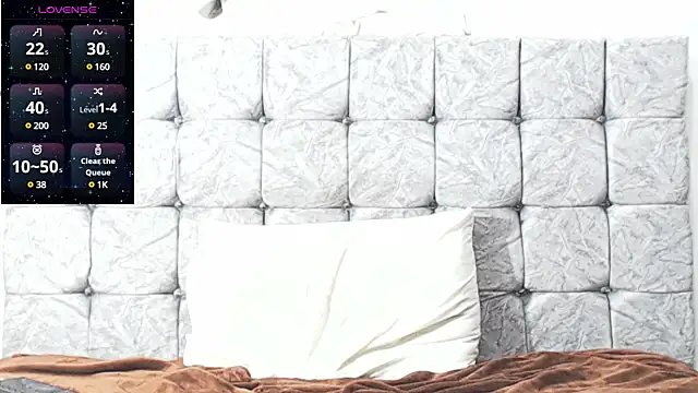 Snapshot of swimmer_summer chatting on 12.17.24 swimmer summer online show from 12.17.24