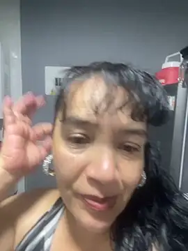 Snapshot of Sweeetness_Milf chatting on 10.23.25 Sweeetness Milf online show from 10.23.25