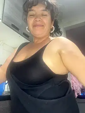 Snapshot of Sweeetness_Milf chatting on 10.30.25 Sweeetness Milf online show from 10.30.25