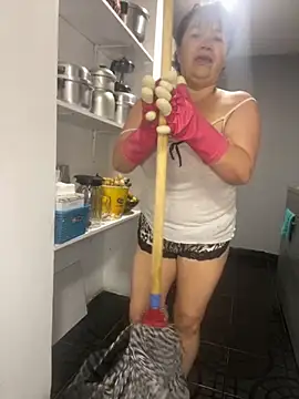 Snapshot of Sweeetness_Milf chatting on 11.14.25 Sweeetness Milf online show from 11.14.25