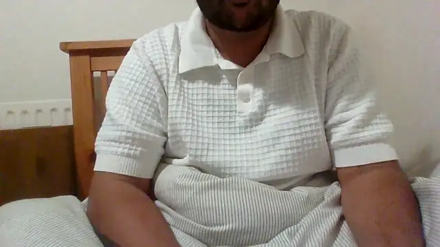 Snapshot of whoreboi98 chatting on 05.03.26 whoreboi98 online show from 05.03.26