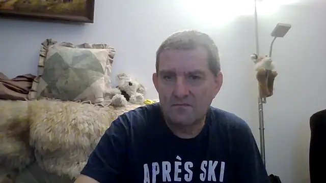 Snapshot of Lutzi1 chatting on 02.11.25 Lutzi1 online show from 02.11.25
