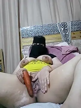 Snapshot of Naariman chatting on 01.24.25 Naariman online show from 01.24.25