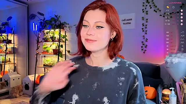 Snapshot of Your_Corvus chatting on 11.03.25 Your Corvus online show from 11.03.25