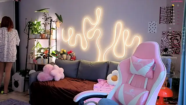 Snapshot of Your_Corvus chatting on 06.18.26 Your Corvus online show from 06.18.26