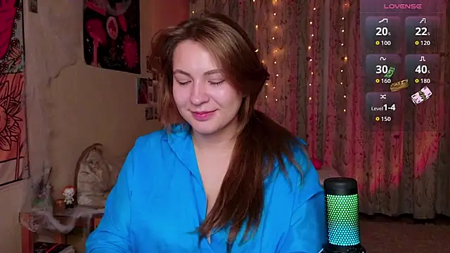 LisaCase online show from 10.18.25