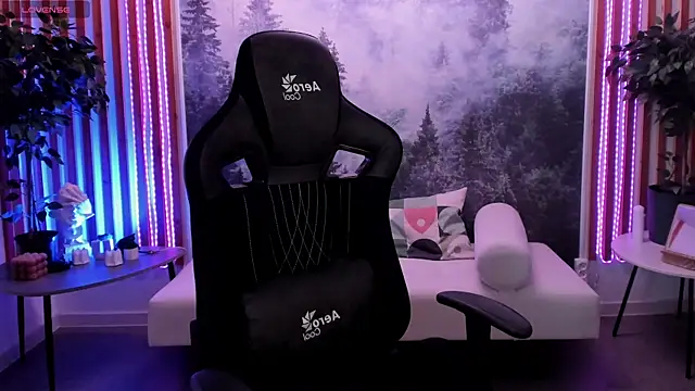 Snapshot of KeytSilvas chatting on 05.29.26 KeytSilvas online show from 05.29.26