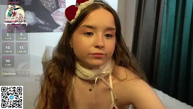 Snapshot of RenetTolken chatting on 12.26.24 RenetTolken online show from 12.26.24