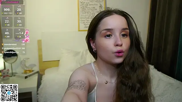 Snapshot of RenetTolken chatting on 03.07.25 RenetTolken online show from 03.07.25