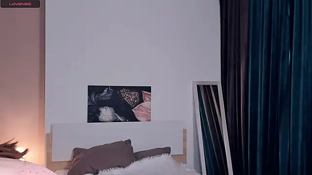 Snapshot of RenetTolken chatting on 09.20.25 RenetTolken online show from 09.20.25