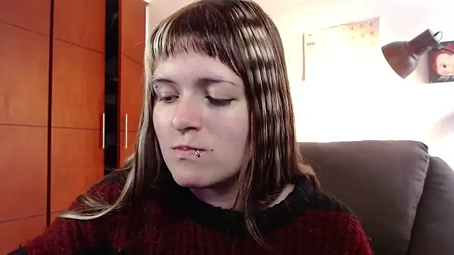 NEXT DOOR GIRL  online show from 09.28.25