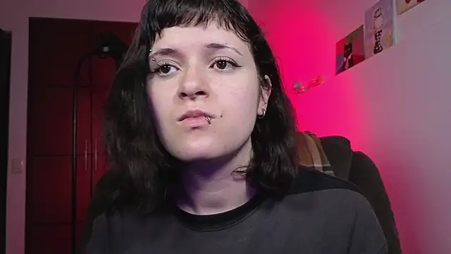 NEXT DOOR GIRL  online show from 05.11.26