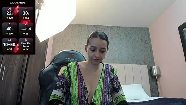 Snapshot of samarha_xue chatting on 01.22.25 samarha xue online show from 01.22.25