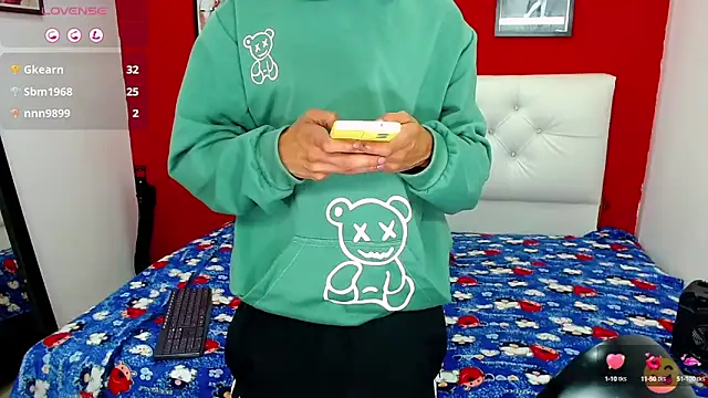  snopyy  online show from 01.21.25