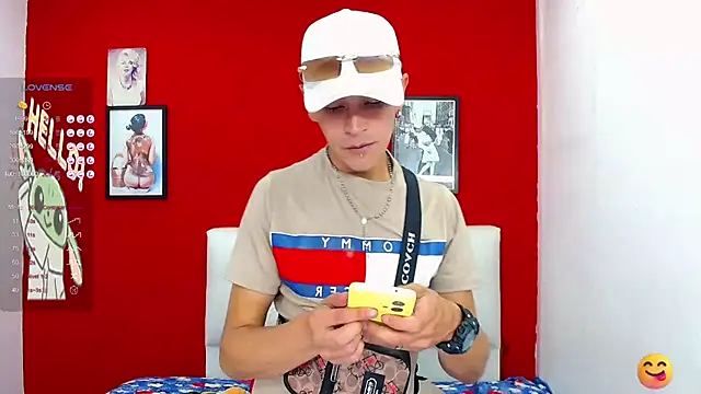  snopyy  online show from 01.22.25