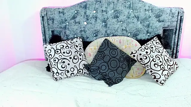  snopyy  online show from 09.27.25