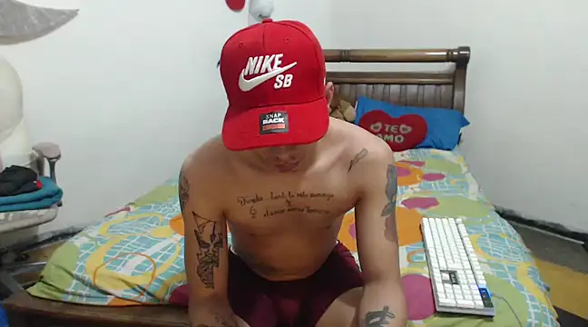 hot toy boy  online show from 12.30.24