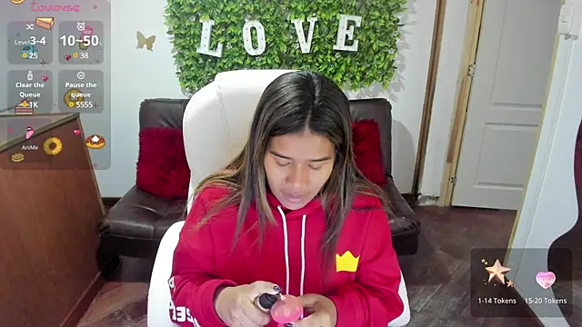 Snapshot of Enma__clark chatting on 12.20.24 Enma clark online show from 12.20.24