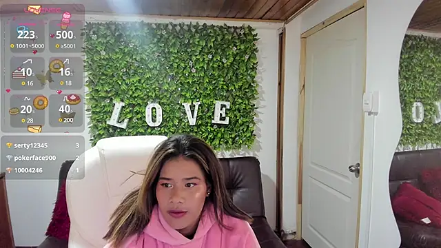 Snapshot of Enma__clark chatting on 01.21.25 Enma clark online show from 01.21.25