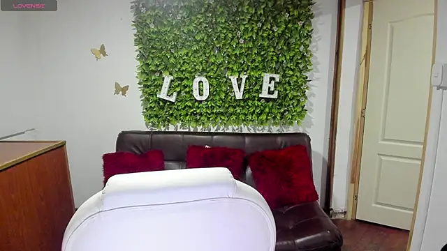 Snapshot of Enma__clark chatting on 01.25.25 Enma clark online show from 01.25.25