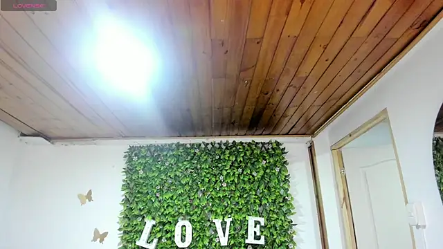 Snapshot of Enma__clark chatting on 01.28.25 Enma clark online show from 01.28.25