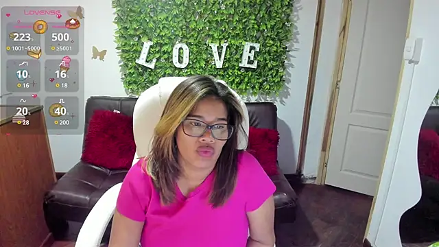 Snapshot of Enma__clark chatting on 02.11.25 Enma clark online show from 02.11.25