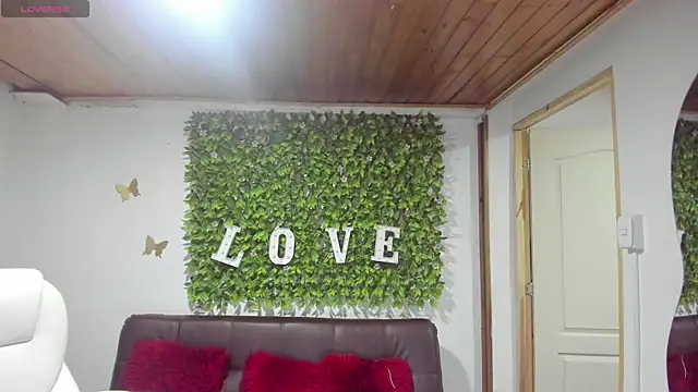 Snapshot of Enma__clark chatting on 02.12.25 Enma clark online show from 02.12.25