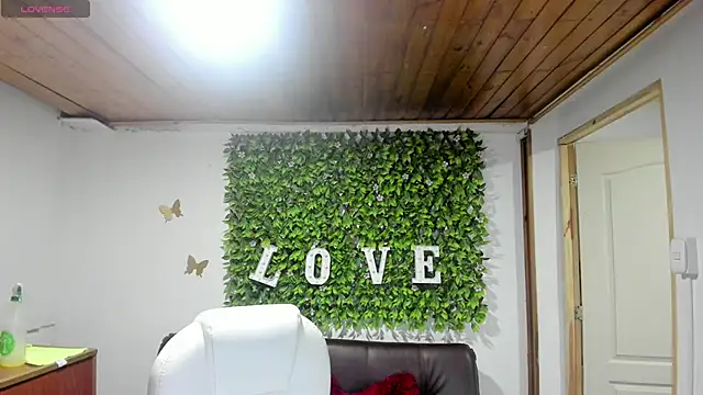 Snapshot of Enma__clark chatting on 02.18.25 Enma clark online show from 02.18.25