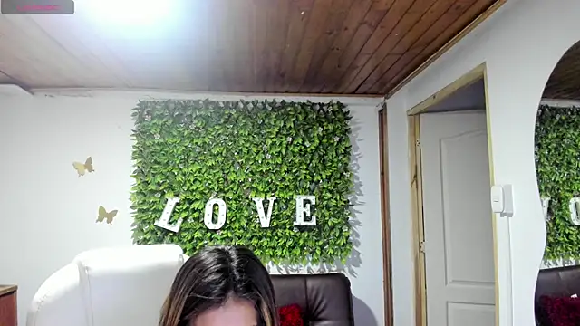 Snapshot of Enma__clark chatting on 03.10.25 Enma clark online show from 03.10.25