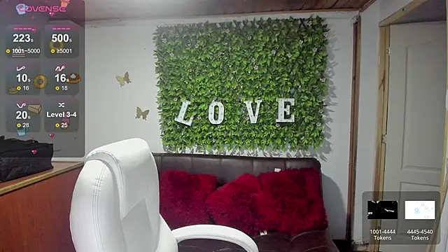 Snapshot of Enma__clark chatting on 03.13.25 Enma clark online show from 03.13.25