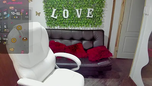 Snapshot of Enma__clark chatting on 03.18.25 Enma clark online show from 03.18.25