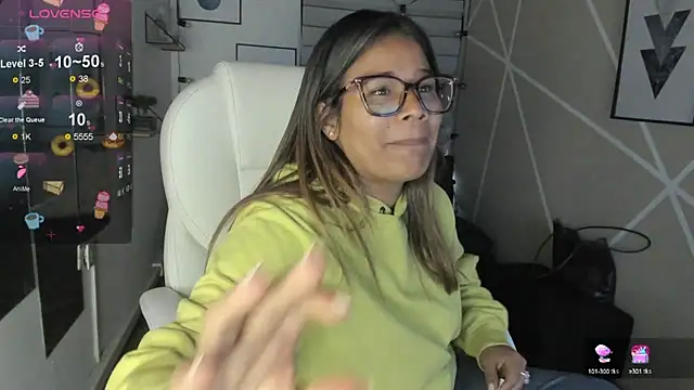 Snapshot of Enma__clark chatting on 09.17.25 Enma clark online show from 09.17.25