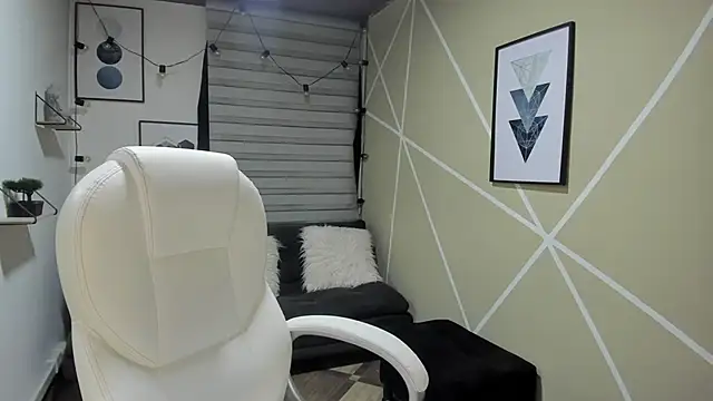 Snapshot of Enma__clark chatting on 09.20.25 Enma clark online show from 09.20.25