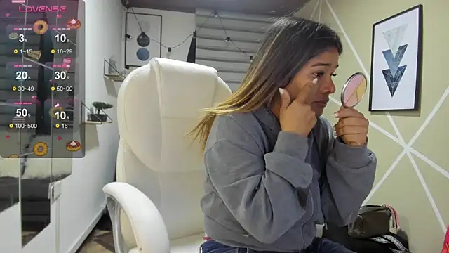 Snapshot of Enma__clark chatting on 09.30.25 Enma clark online show from 09.30.25