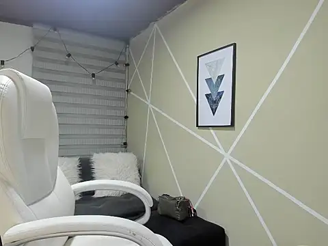 Snapshot of Enma__clark chatting on 10.24.25 Enma clark online show from 10.24.25