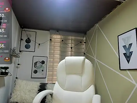 Snapshot of Enma__clark chatting on 11.05.25 Enma clark online show from 11.05.25