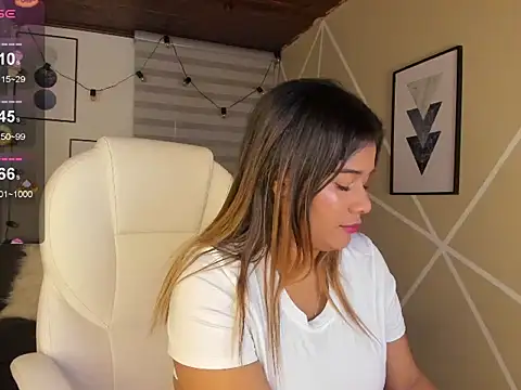 Snapshot of Enma__clark chatting on 11.08.25 Enma clark online show from 11.08.25