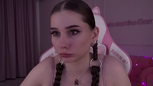 Snapshot of DianaVert chatting on 01.13.25 DianaVert online show from 01.13.25